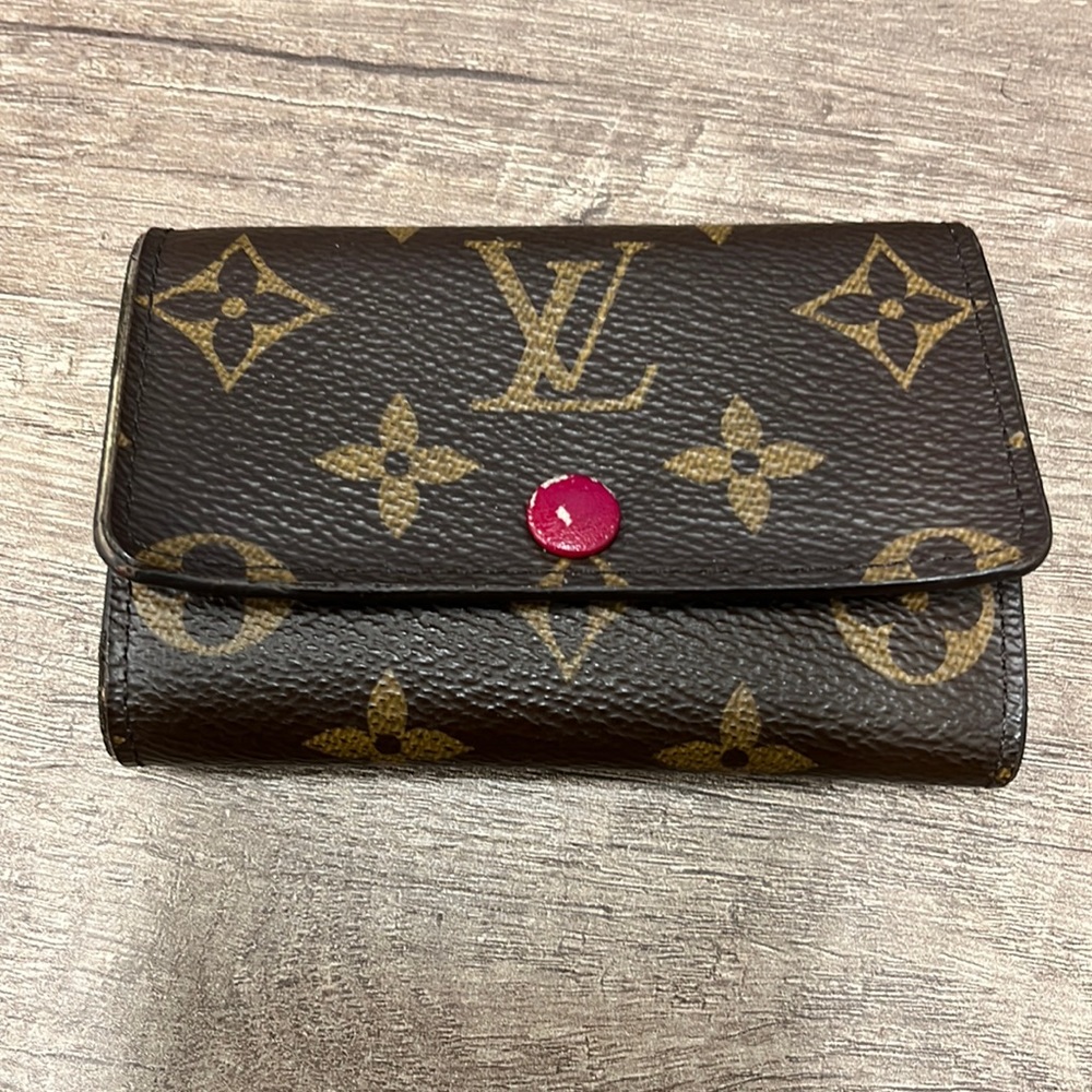 LV Key Holder Magenta!